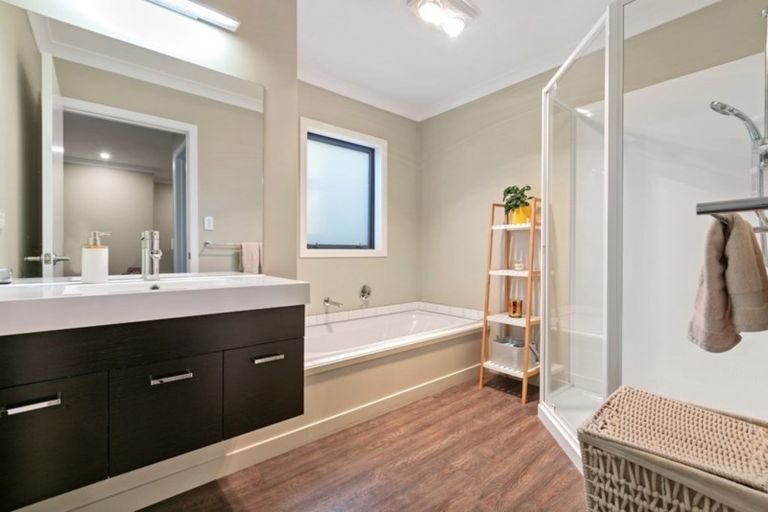 Photo of property in 9 Rochfort Crescent, Pyes Pa, Tauranga, 3112