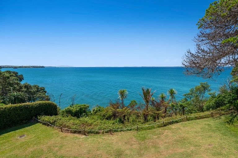 Photo of property in 859 Whangaparaoa Road, Manly, Whangaparaoa, 0930