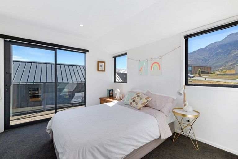 Photo of property in 9 Falconer Rise, Jacks Point, Queenstown, 9371
