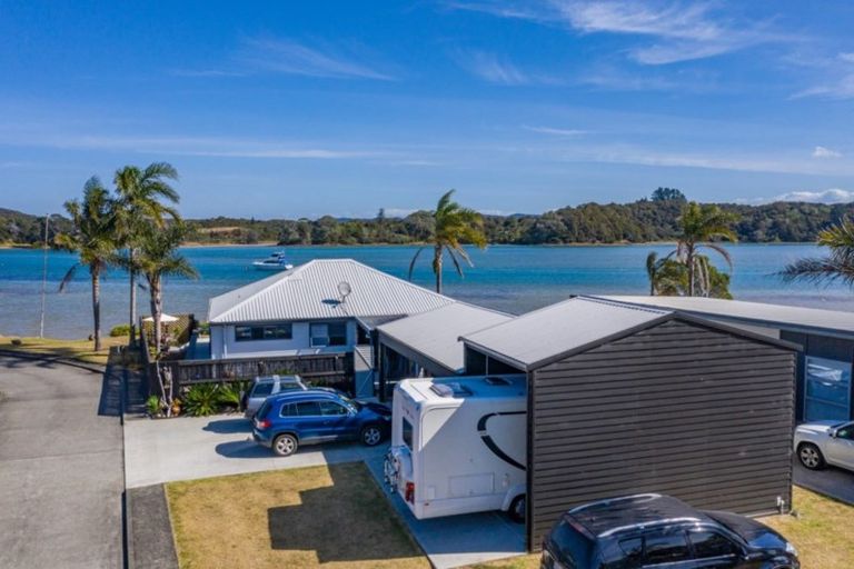 Photo of property in 17 Papaka Road, Ngunguru, Whangarei, 0173