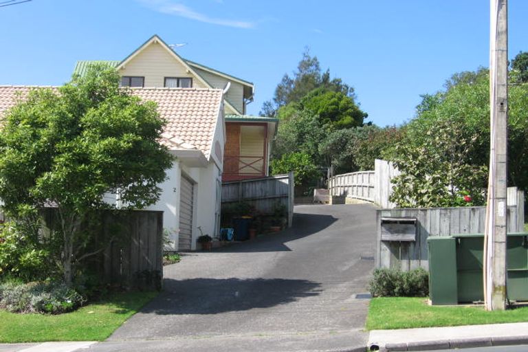 Photo of property in 1/893 Beach Road, Waiake, Auckland, 0630