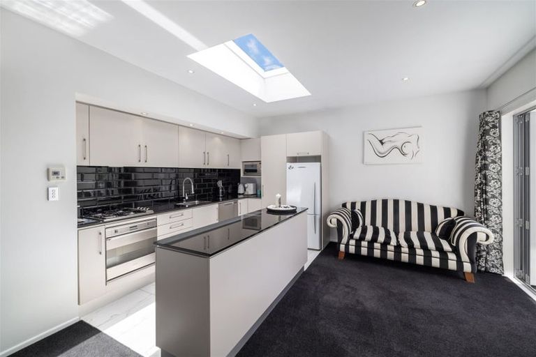 Photo of property in 28 Rhodes Street, Merivale, Christchurch, 8014