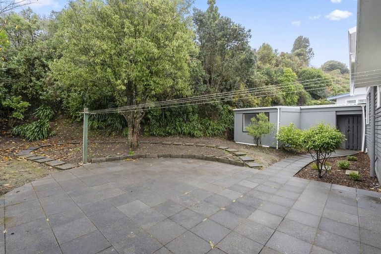 Photo of property in 227 Dowse Drive, Maungaraki, Lower Hutt, 5010