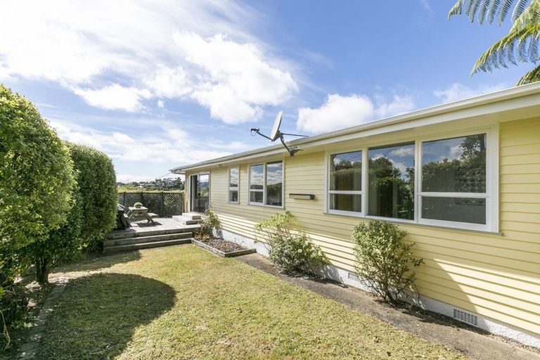 Photo of property in 18 Voltaire Street, Karori, Wellington, 6012