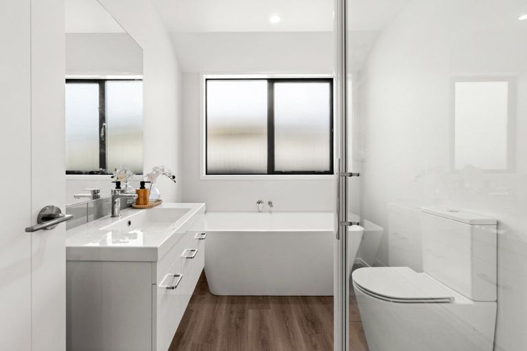 Photo of property in 13a Warwick Crescent, Taradale, Napier, 4112