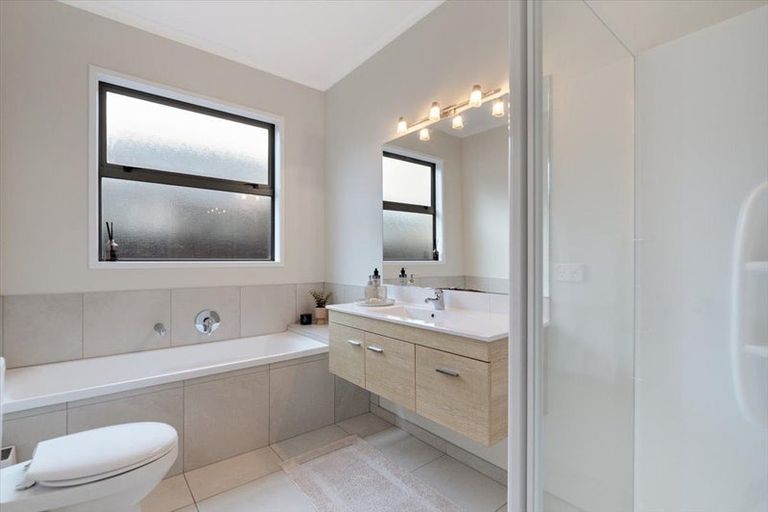 Photo of property in 80 Landing Drive, Pyes Pa, Tauranga, 3112