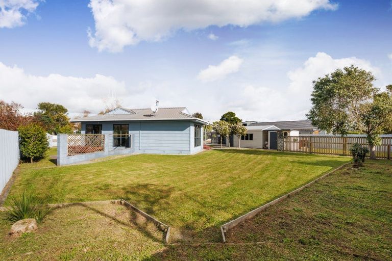 Photo of property in 28 Peppertree Glade, Kelvin Grove, Palmerston North, 4414