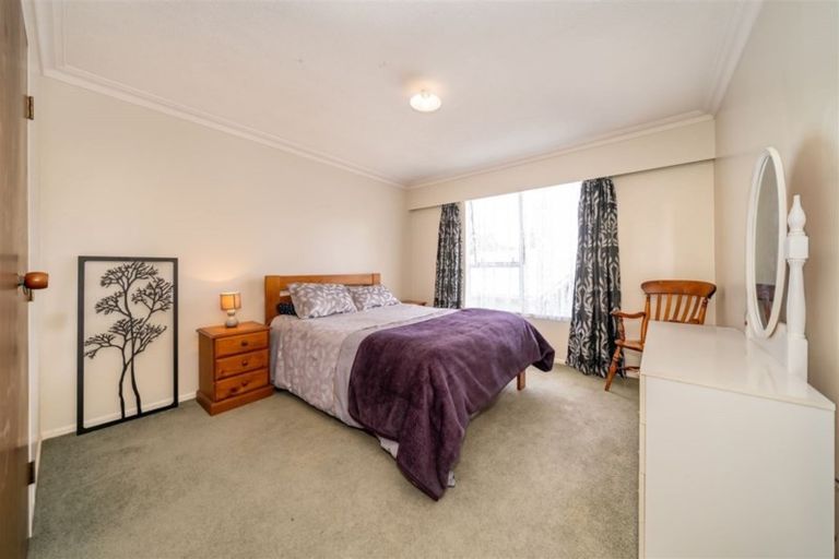 Photo of property in 30 Larchmont Grove, Totara Park, Upper Hutt, 5018