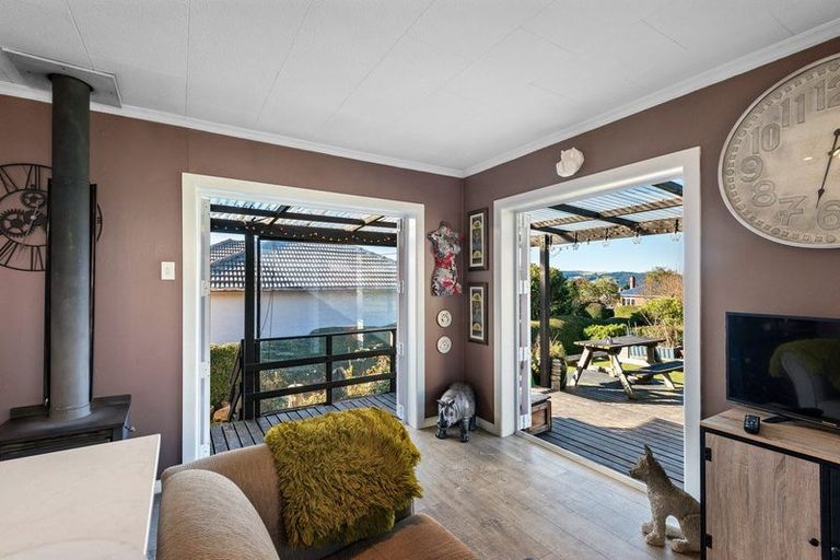 Photo of property in 132 Centennial Avenue, Helensburgh, Dunedin, 9010