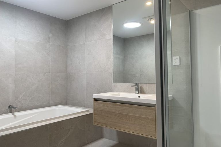 Photo of property in 15 William Calvert Drive, Swanson, Auckland, 0614