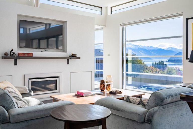 Photo of property in 15 Faulks Terrace, Wanaka, 9305