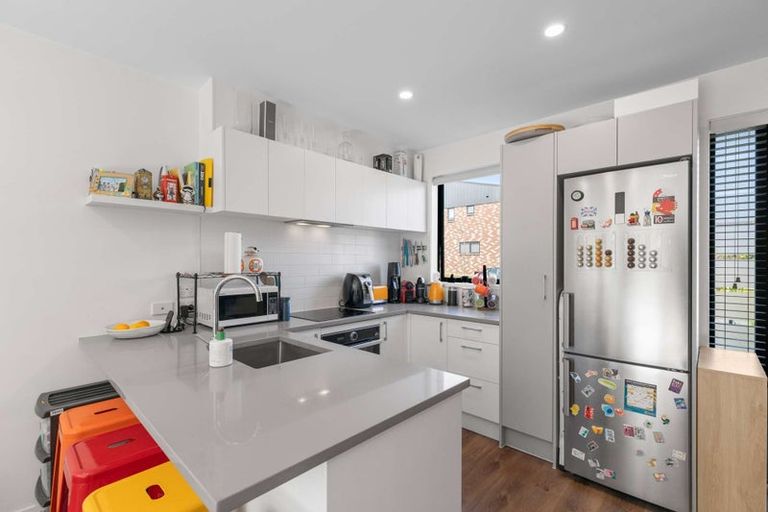 Photo of property in 28 Kotuitui Street, Manukau, Auckland, 2104