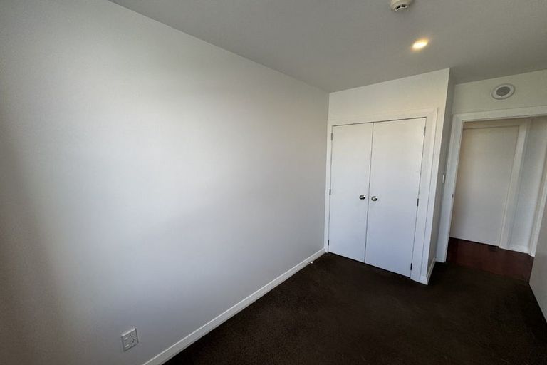 Photo of property in 77 Brougham Street, Mount Victoria, Wellington, 6011