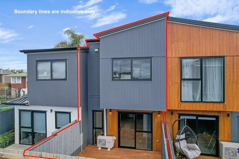 Photo of property in 6/72 Tiraumea Drive, Pakuranga, Auckland, 2010