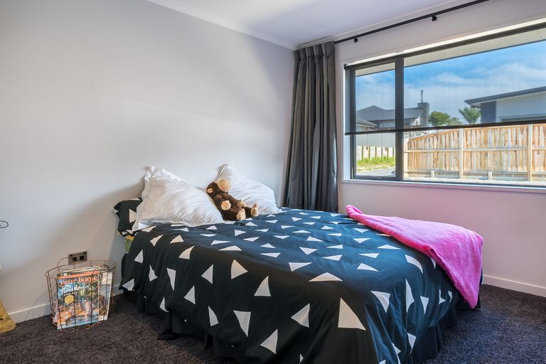 Photo of property in 71 Grandvista Drive, Green Island, Dunedin, 9018