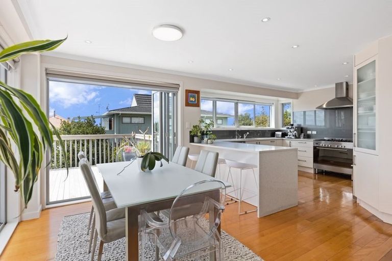 Photo of property in 105 Kowhai Road, Mairangi Bay, Auckland, 0630