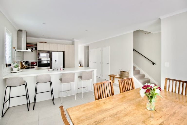 Photo of property in 7 Uma Grove, Hobsonville, Auckland, 0616