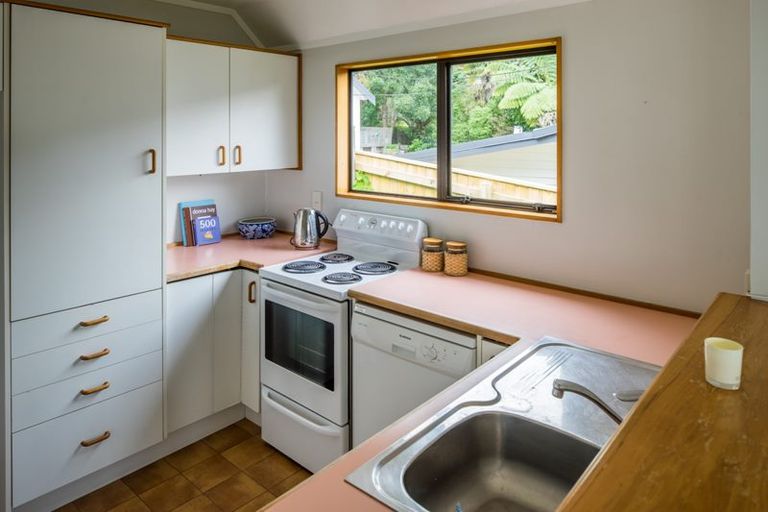 Photo of property in 28a Ferry Road, Days Bay, Lower Hutt, 5013