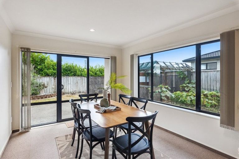 Photo of property in 26 Quadrant Heights, Paraparaumu, 5032