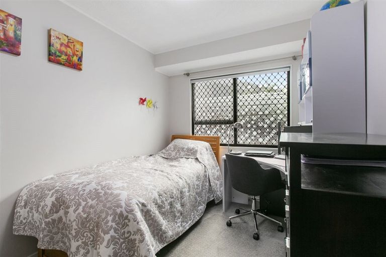 Photo of property in 295 Bucklands Beach Road, Bucklands Beach, Auckland, 2012