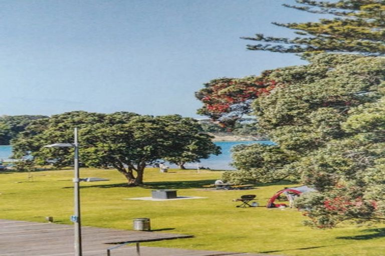 Photo of property in Esplanade Apartments, 6/16 Beach Front Lane, Browns Bay, Auckland, 0630