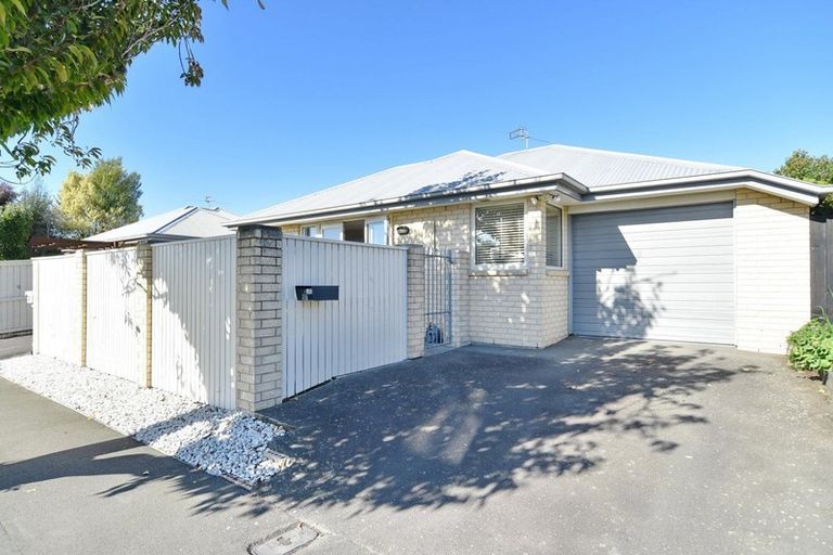 Photo of property in 2/107 Staveley Street, Avonhead, Christchurch, 8042