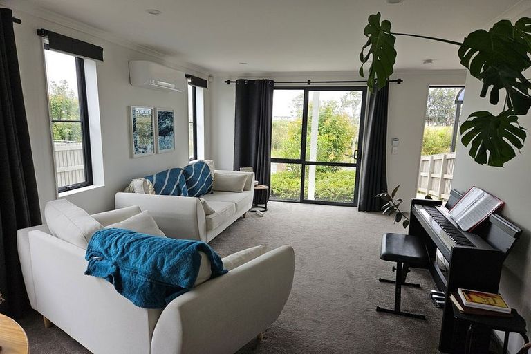 Photo of property in 27 Saddleback Crescent, Papakura, 2110