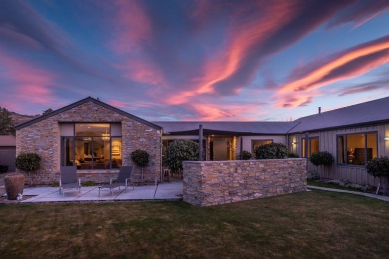 Photo of property in 15 Sunhaven Cove, Cromwell, 9310