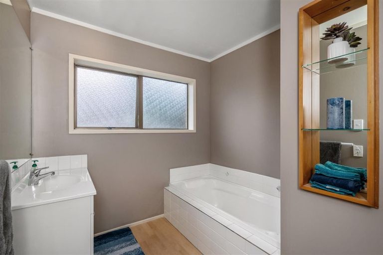 Photo of property in 1/11 Eugenia Rise, Totara Heights, Auckland, 2105