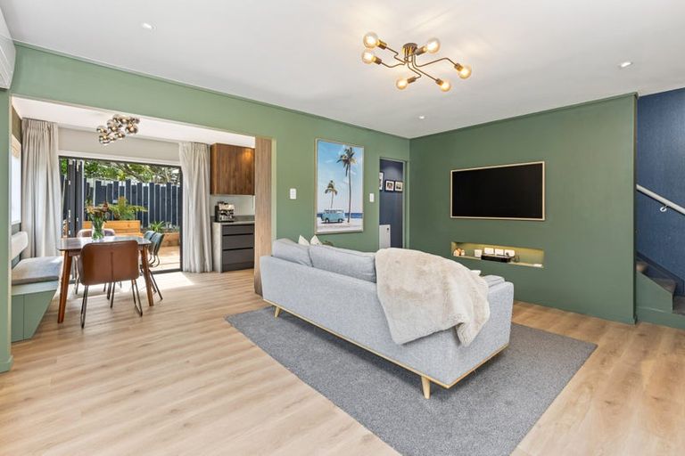 Photo of property in 1/98 Astley Avenue, New Lynn, Auckland, 0600