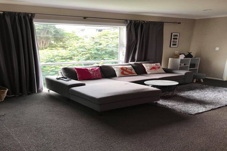 Photo of property in 60 The Drive, Tawa, Wellington, 5028