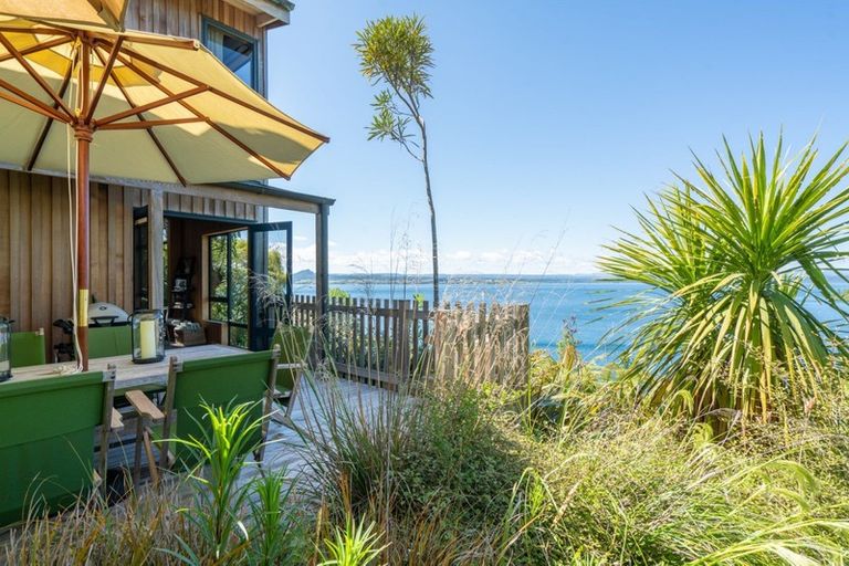 Photo of property in 836 Wily Terrace, Acacia Bay, Taupo, 3330