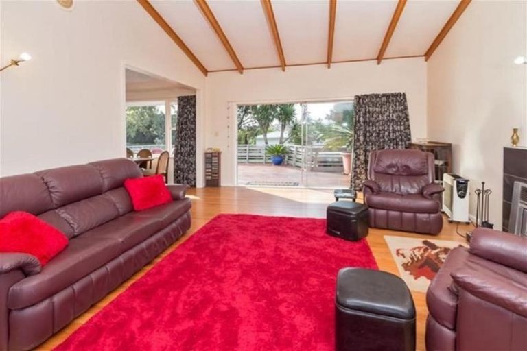 Photo of property in 22 Andrew Road, Howick, Auckland, 2010