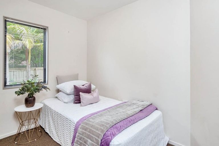 Photo of property in 16 Coventry Way, Long Bay, Auckland, 0630