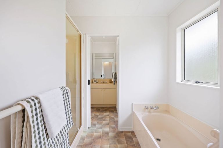 Photo of property in 22 Harvest Drive, Henderson, Auckland, 0612