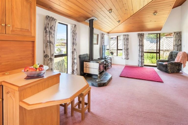 Photo of property in 34 Lakewood Avenue, Churton Park, Wellington, 6037