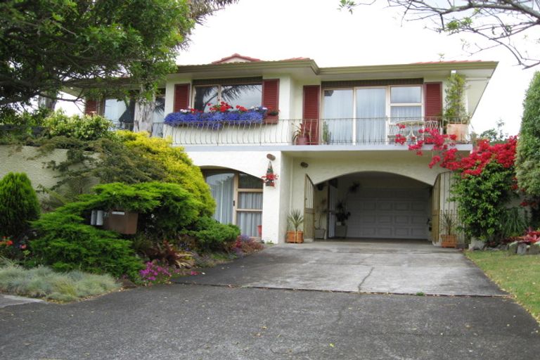 Photo of property in 75 Kiwi Esplanade, Mangere Bridge, Auckland, 2022