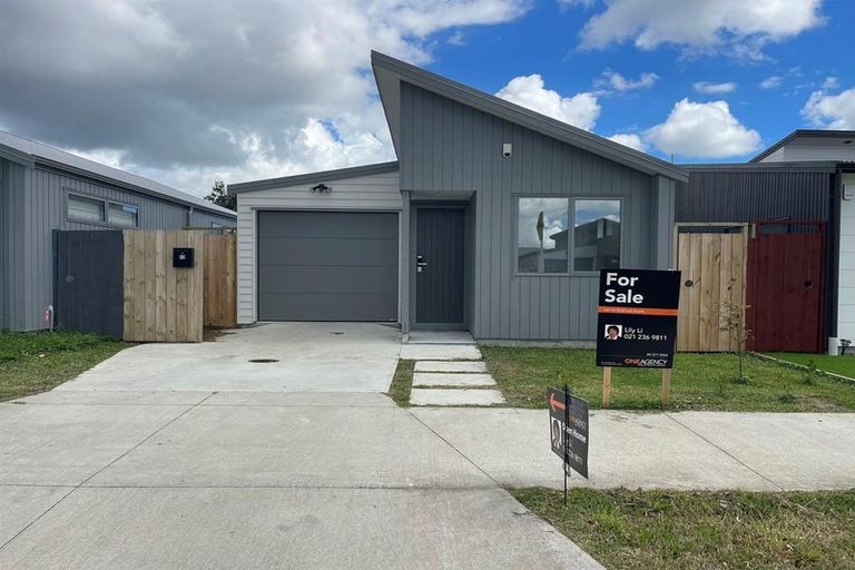 Photo of property in 13 Fredrick Hanson Road, Papakura, 2110