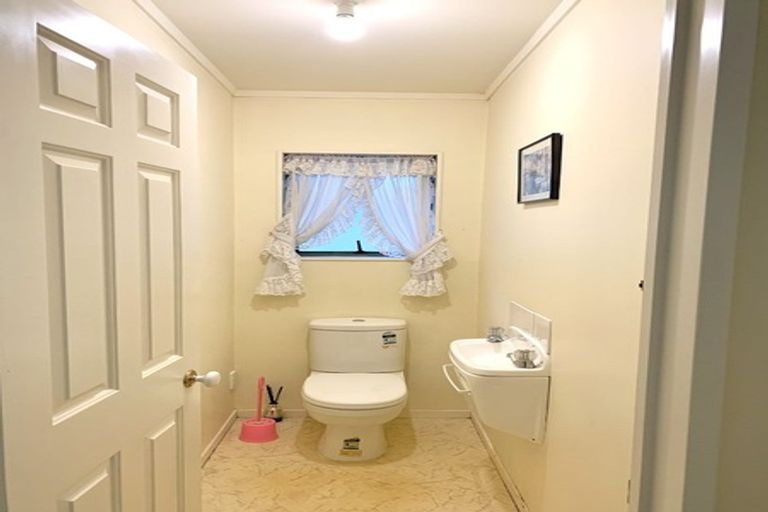 Photo of property in 5 Millstream Drive, Henderson, Auckland, 0610