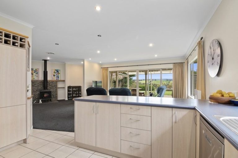 Photo of property in 63 Totara View Road, Wakefield, 7095
