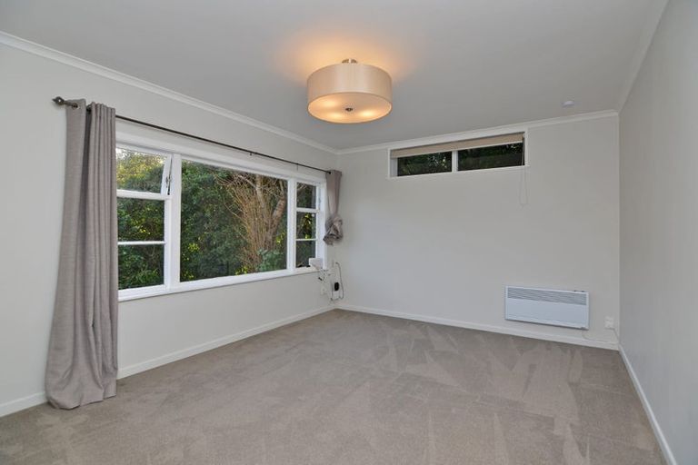 Photo of property in 35 Seaview Terrace, Northland, Wellington, 6012