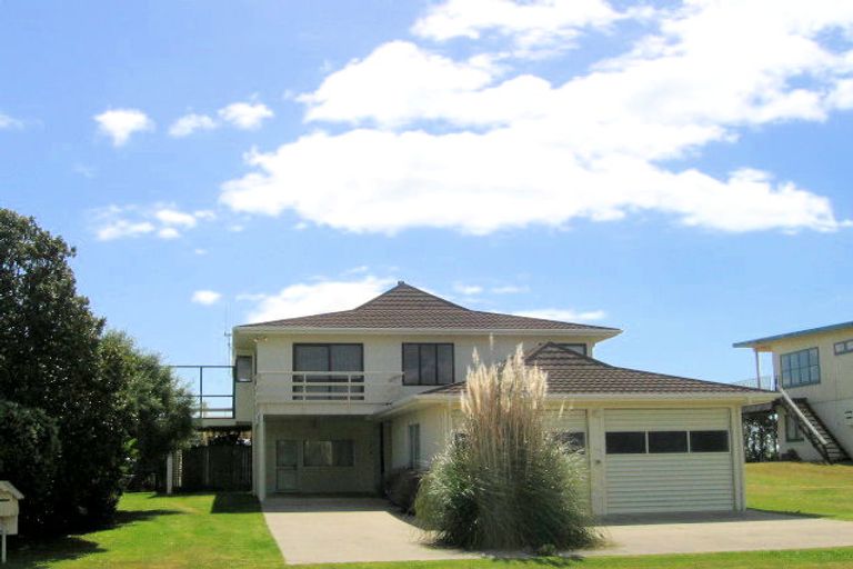 Photo of property in 267 Seaforth Road, Waihi Beach, 3611