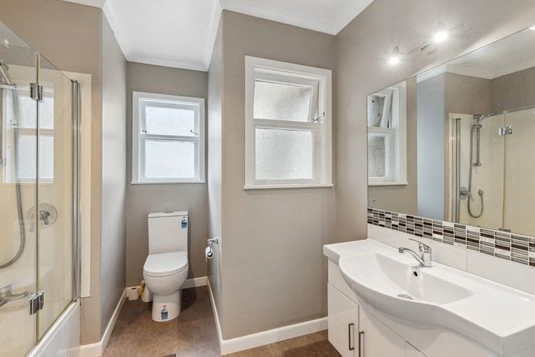 Photo of property in 53a Elizabeth Street, Waikanae, 5036