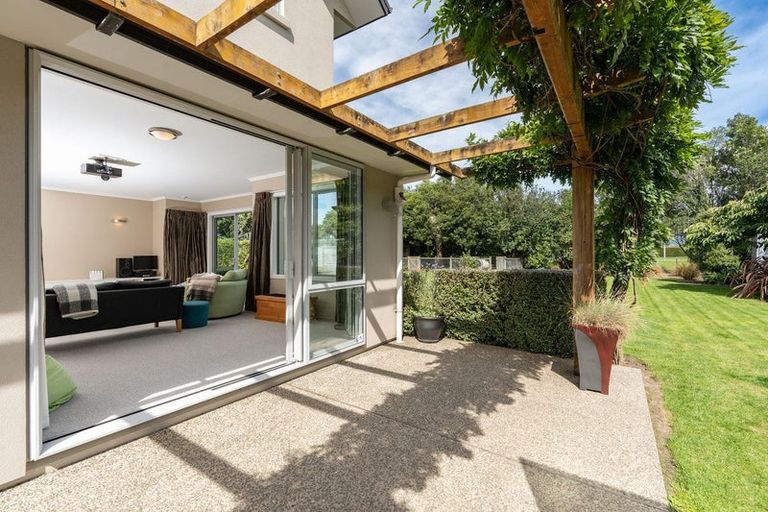 Photo of property in 2 Railway Lane, Outram, 9019