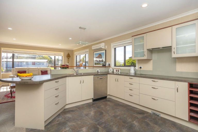 Photo of property in 21 Ruahine Street, Dannevirke, 4930