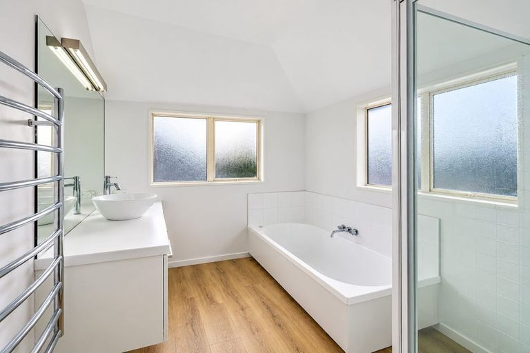Photo of property in 115 Edgeware Road, St Albans, Christchurch, 8014