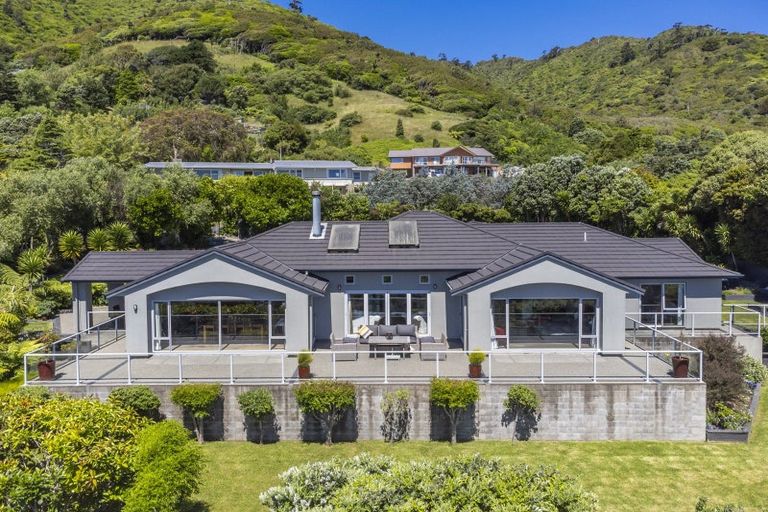 Photo of property in 27a Kotare Street, Waikanae, 5036