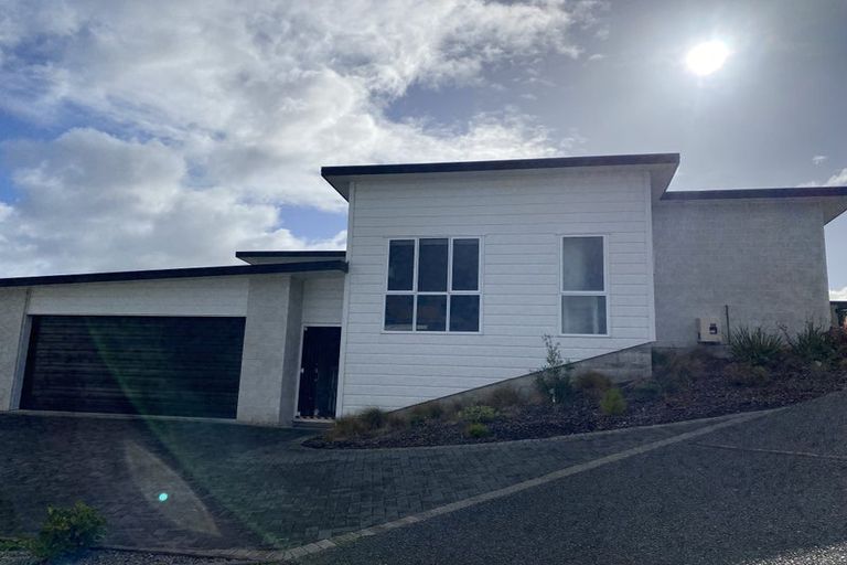 Photo of property in 2 Aneta Way, Pyes Pa, Tauranga, 3112