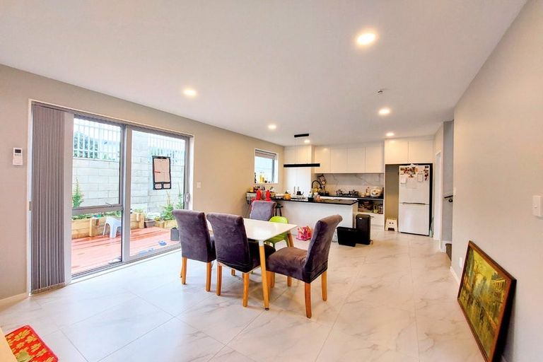 Photo of property in 51 Rosedale Road, Pinehill, Auckland, 0632