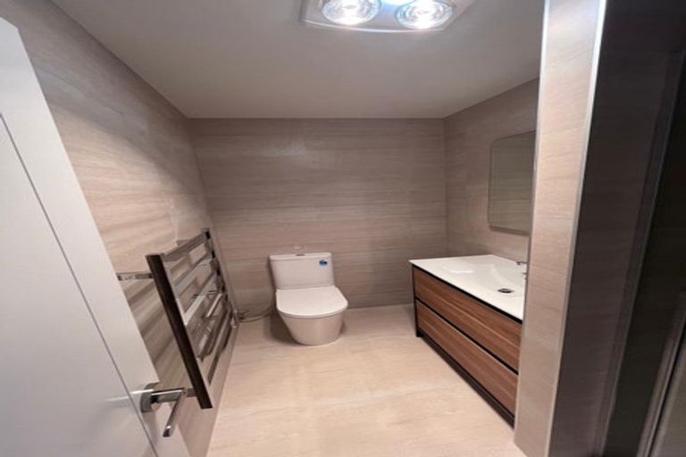 Photo of property in 31 Booralee Avenue, Botany Downs, Auckland, 2010